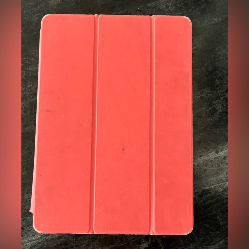 iPad - Picture 2 of 8